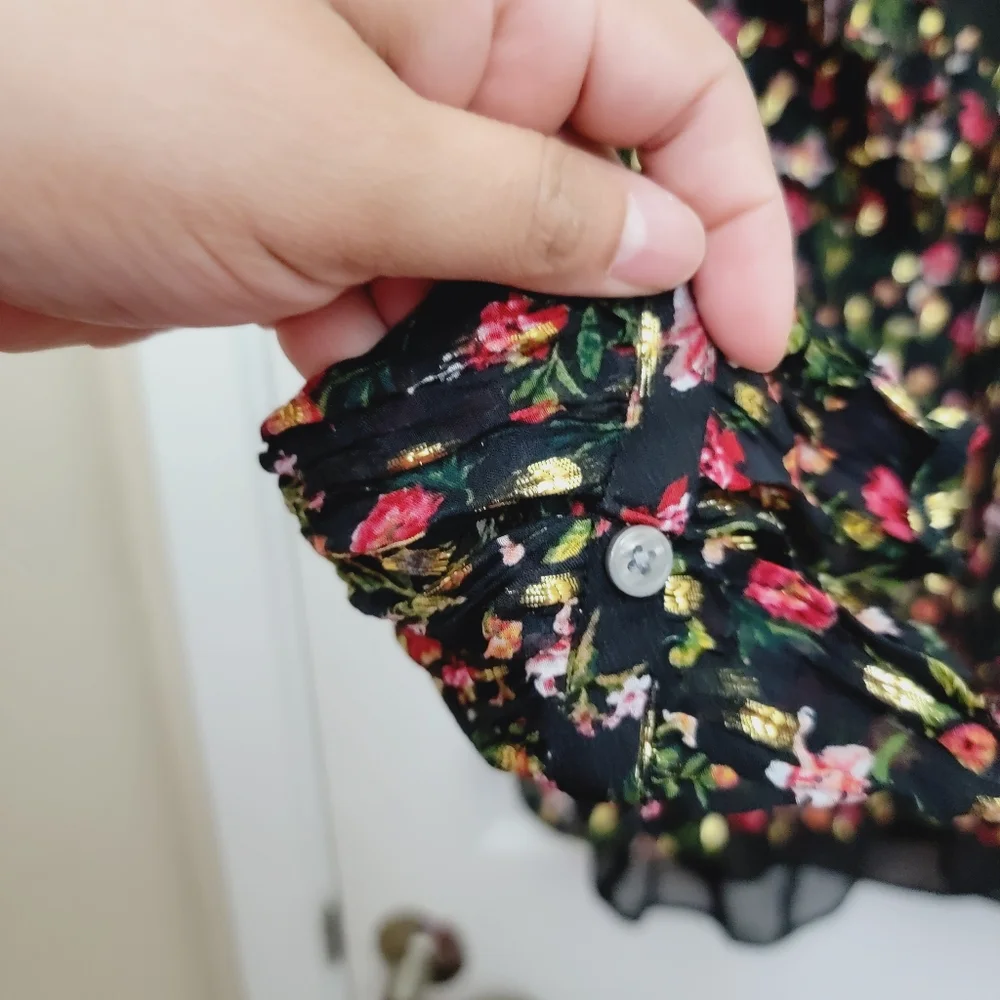 J CREW Ruffleneck top in midnight vintage floral Blouse Gold Metallic